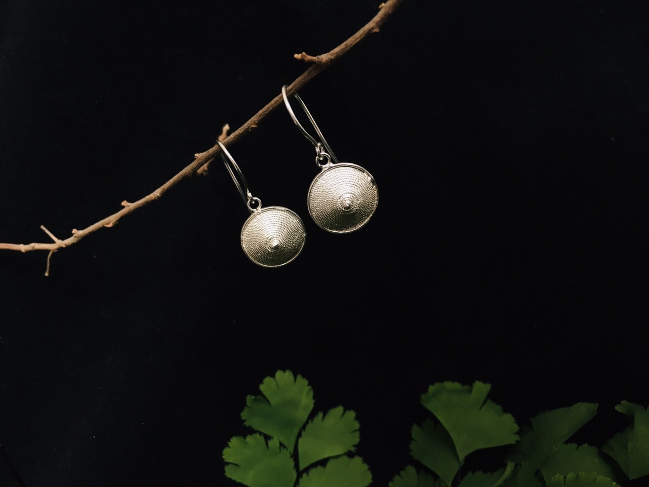 Hoa tai bạc đậu nón lá - contical hat earrings